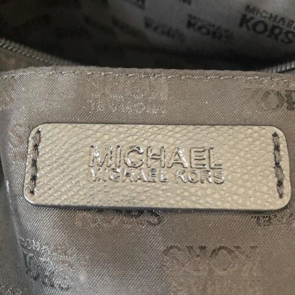 Beautiful Michael Kors Tote ❤️ - Picture 5 of 5